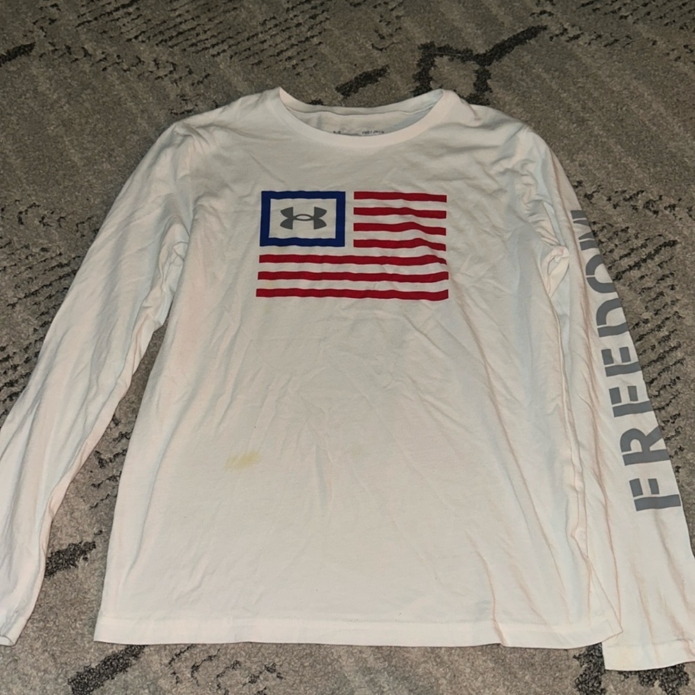 Under Armour Boy’s Freedom Flag Long Sleeve Tee size Medium